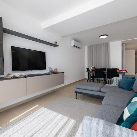 Luxury Valley Views C5