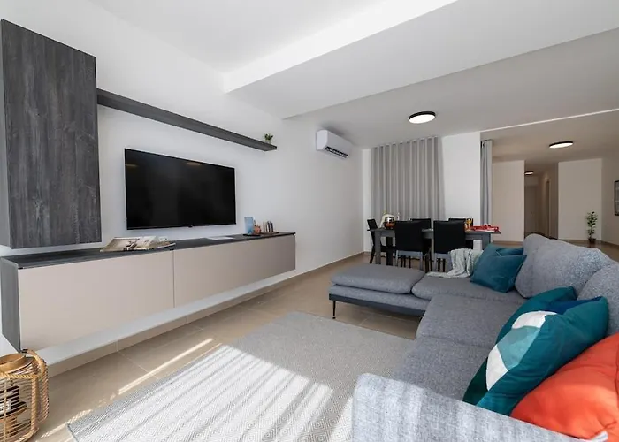 Luxury Valley Views C5